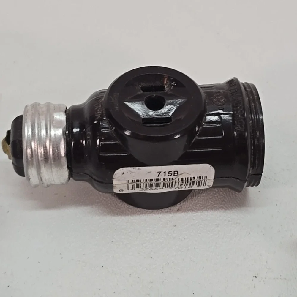Lot Of 6  Screw-in Light Socket Adapters‎